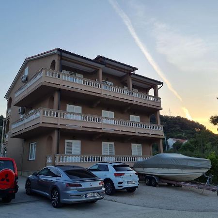 Apartments Nada Mundanije ภายนอก รูปภาพ