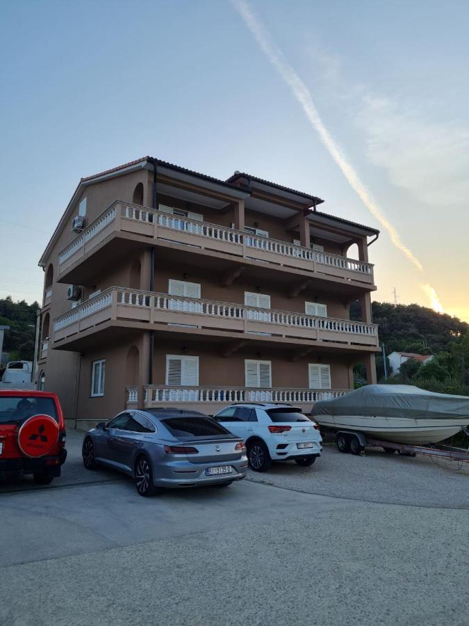 Apartments Nada Mundanije ภายนอก รูปภาพ