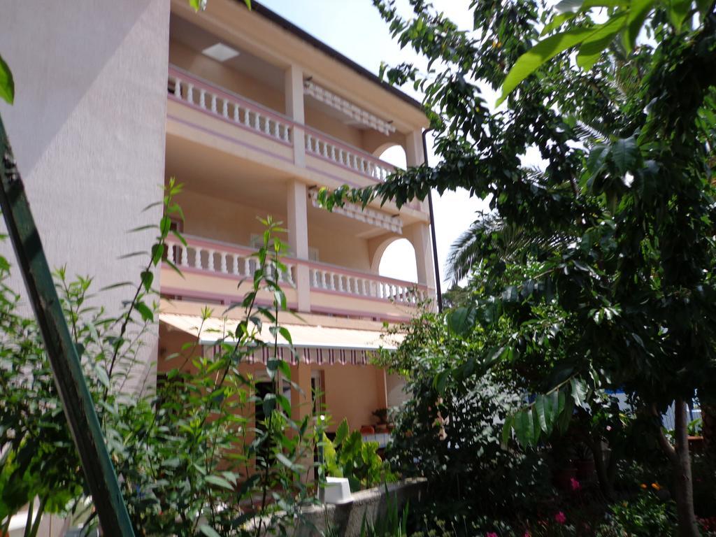 Apartments Nada Mundanije ภายนอก รูปภาพ